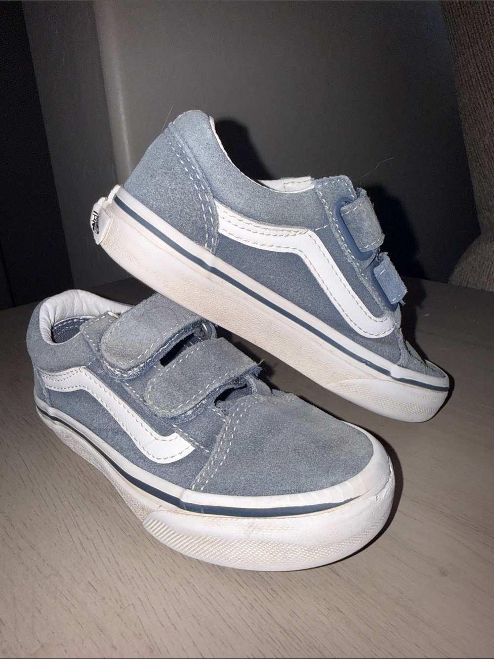 Vans Kids Old Skool Velcro Sneakers in Gray and White